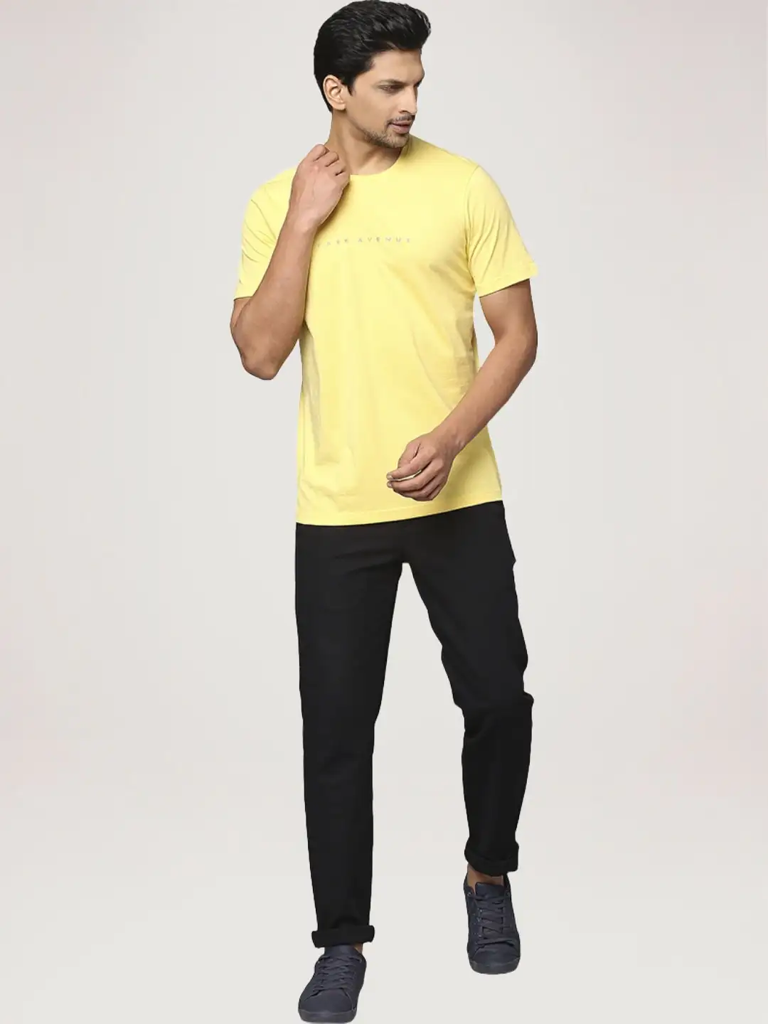 Men Yellow Slim Fit Solid Cotton Blend Crew Neck Collar T-Shirt - Image 3