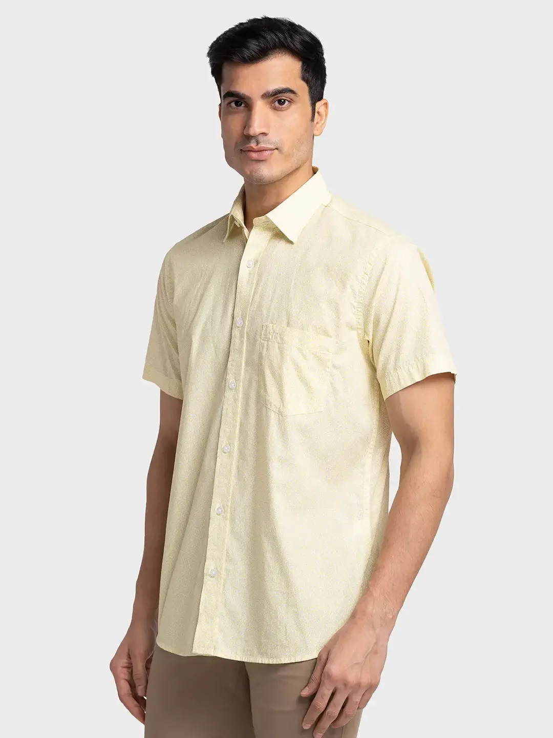 Men Yellow Tailored Fit Print Cotton Half Sleeve Shirts - Image 3