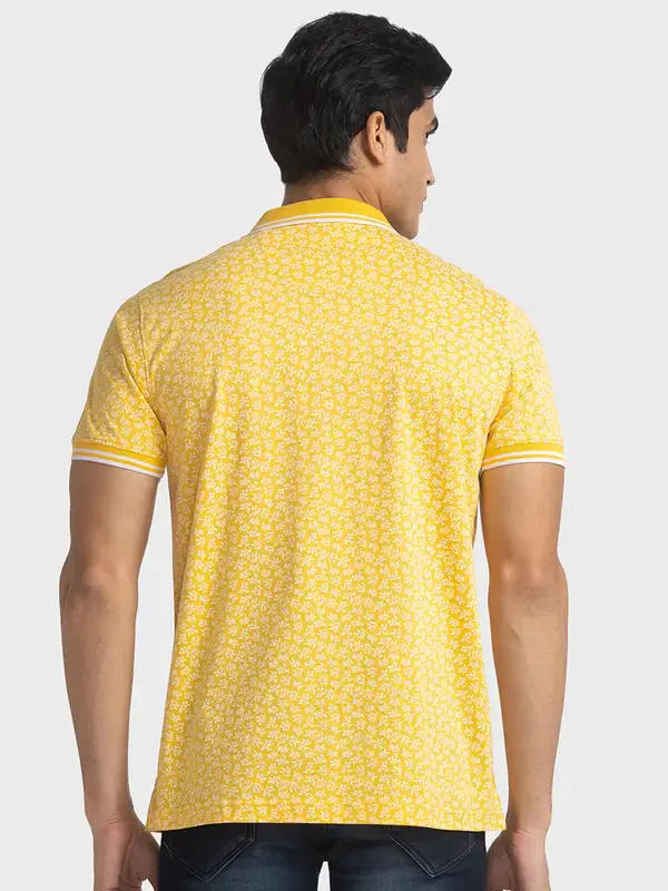 Men Yellow Tailored Fit Print Cotton Half Sleeve T-Shirt - Image 4