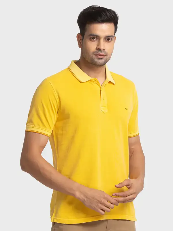 Colorplus Men Yellow Tailored Fit Solid Cotton T-Shirt - Image 2