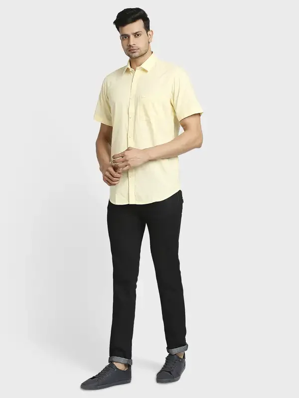 Men Yellow Tailored Fit Warp Chambray Cotton Half Sleeve Shirts - Image 5