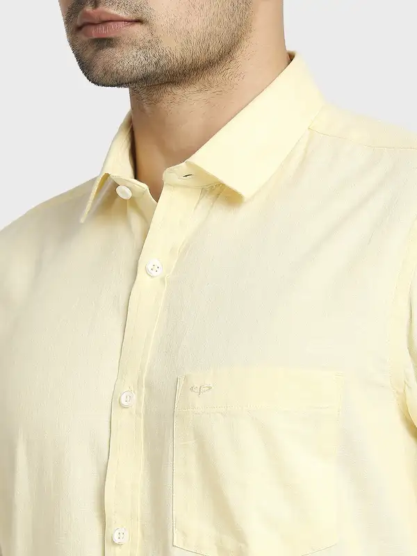 Men Yellow Tailored Fit Warp Chambray Cotton Half Sleeve Shirts - Image 6