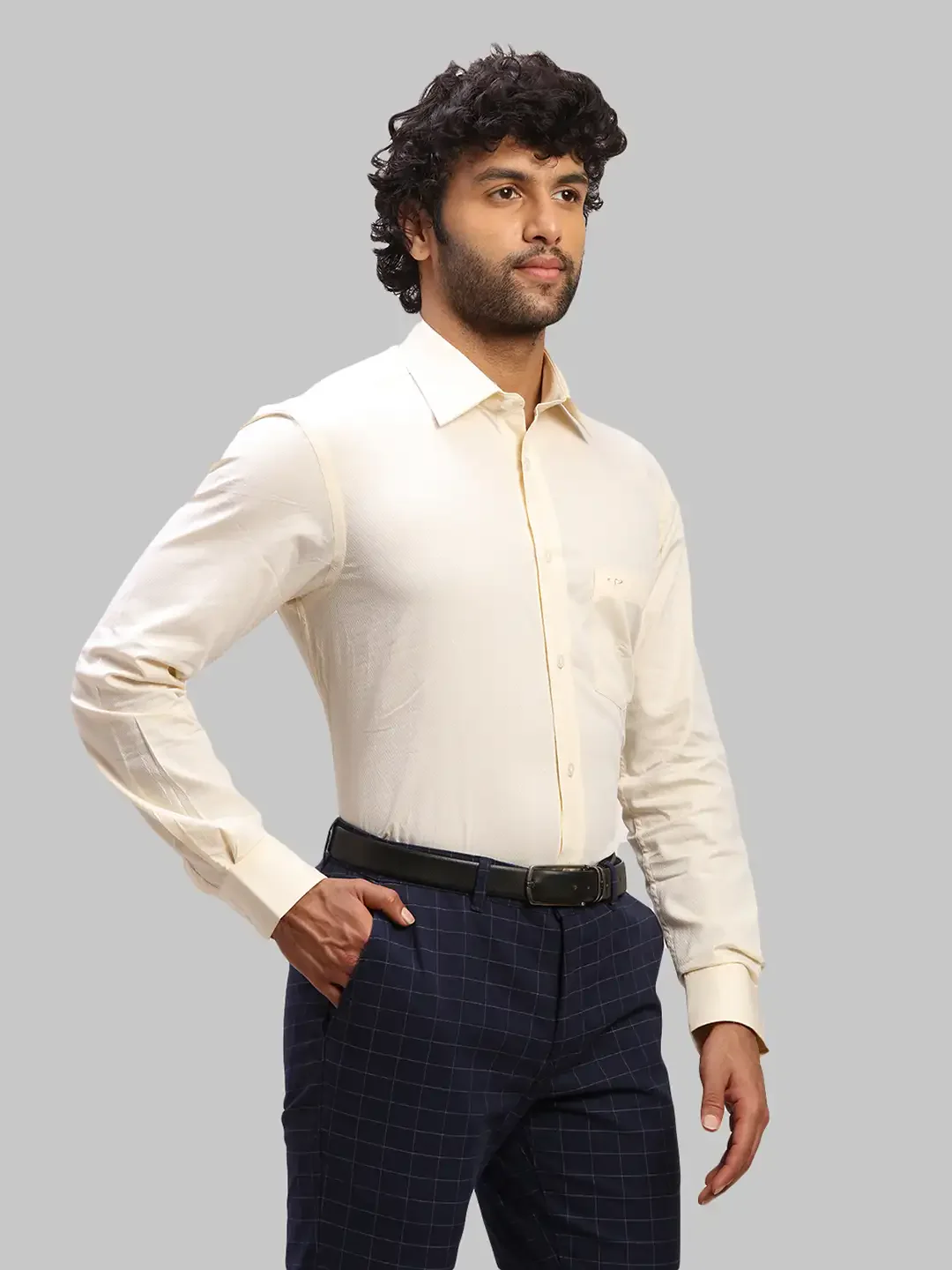 Men Yellow Tailored Fit Weft Chambray Cotton Full Sleeve Shirts - Image 2
