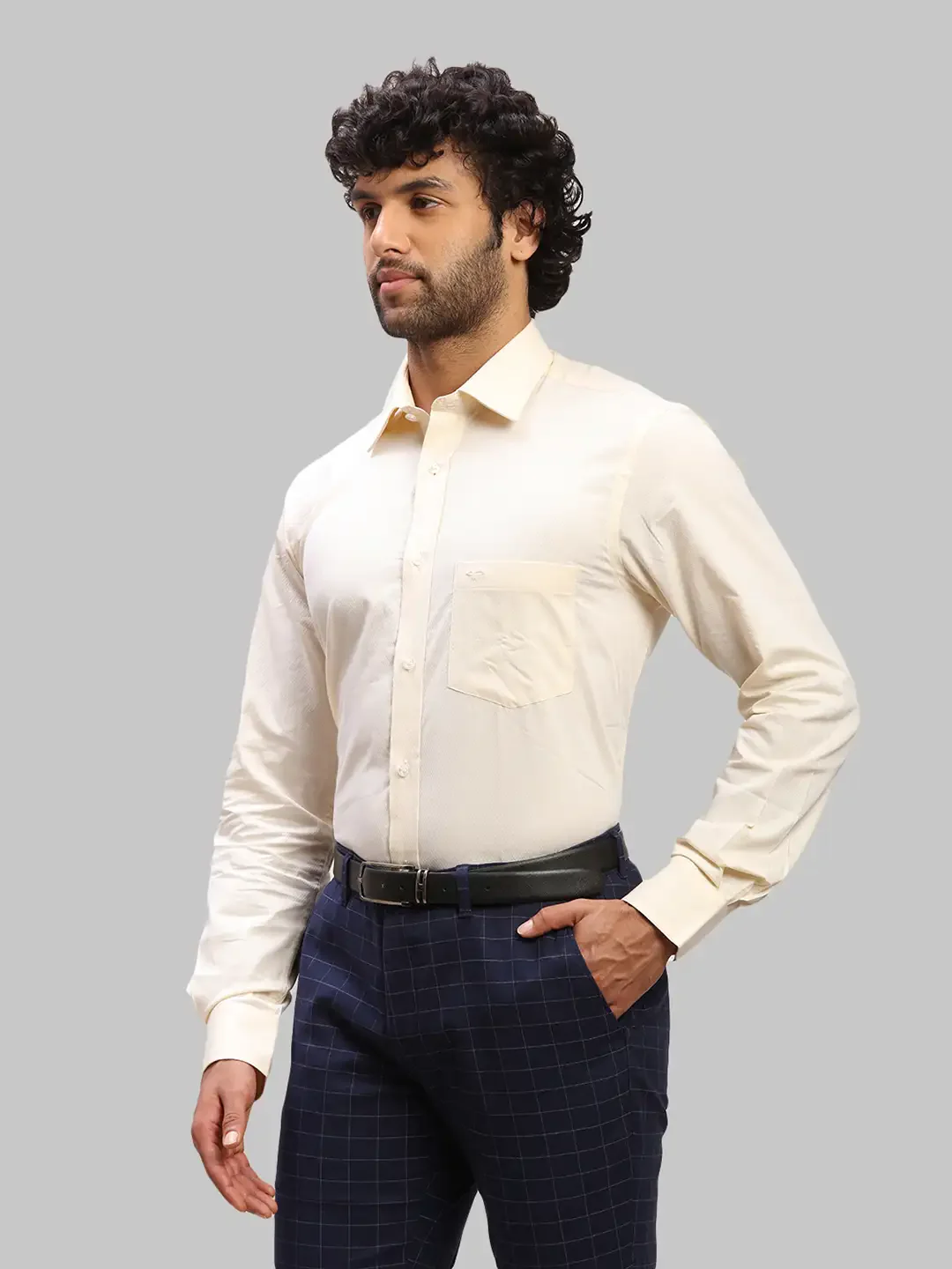 Men Yellow Tailored Fit Weft Chambray Cotton Full Sleeve Shirts - Image 3
