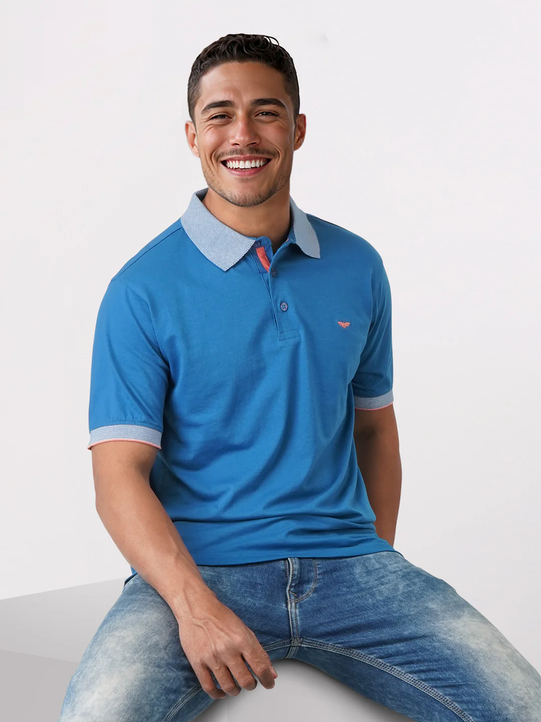 Park Avenue Blue Solid Slim Fit Half Sleeve Cotton Blend T-Shirt - Image 2