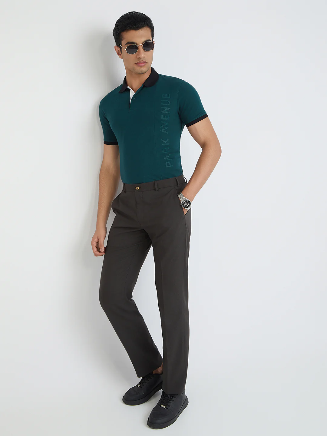 Park Avenue Green Solid Slim Fit Cotton Blend T-Shirt - Image 5