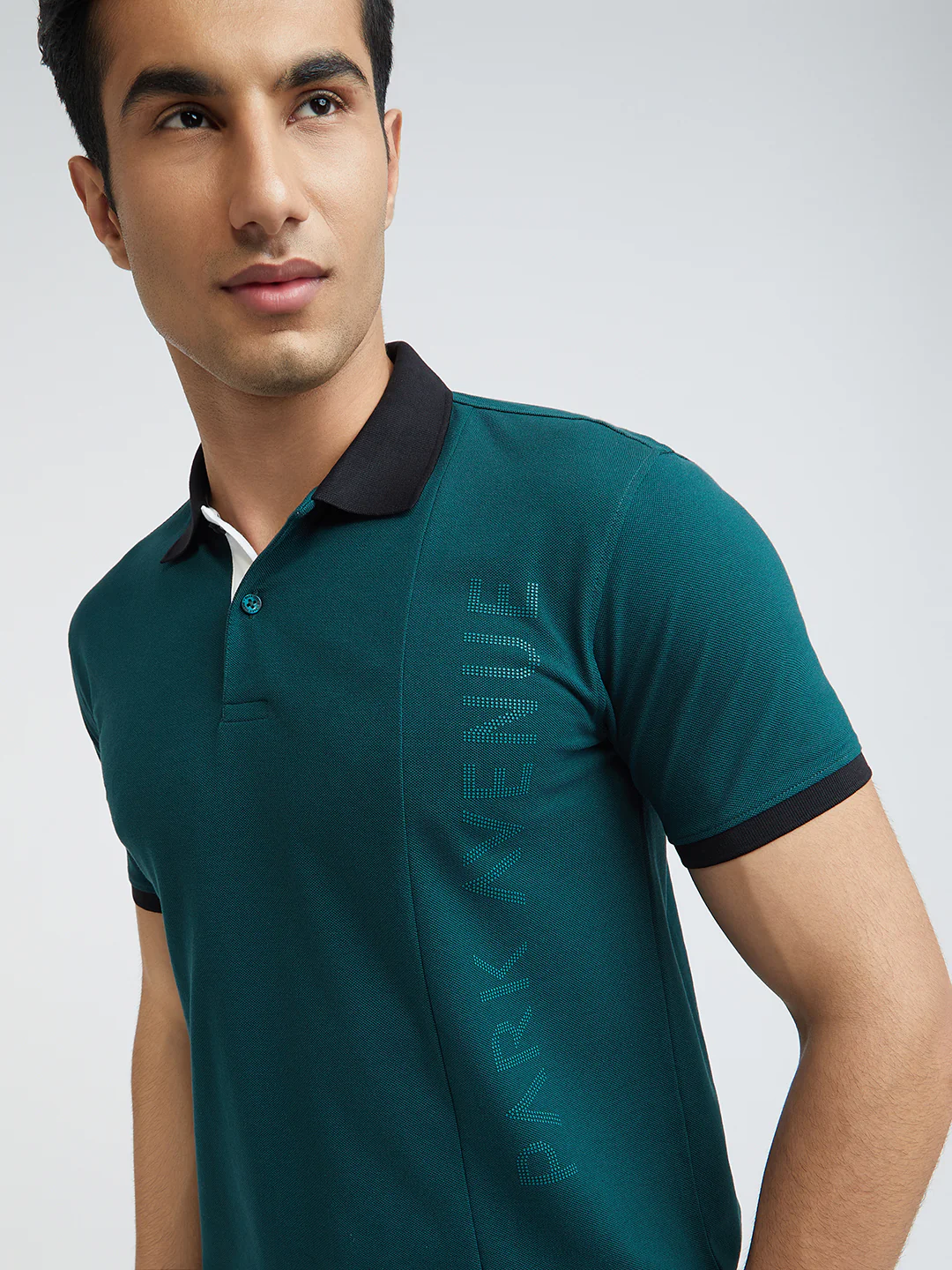 Park Avenue Green Solid Slim Fit Cotton Blend T-Shirt - Image 6