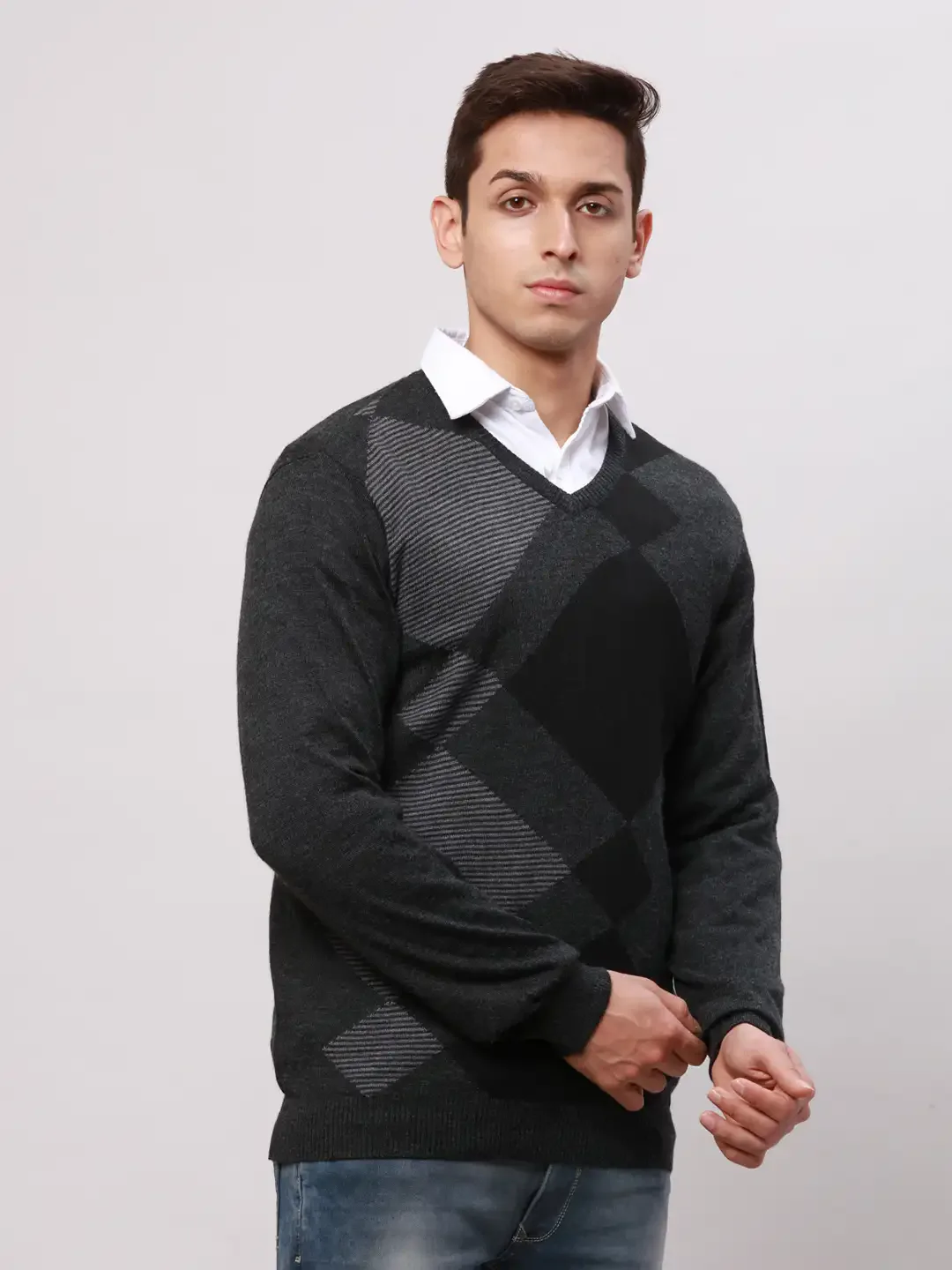Park Avenue Men Black Regular Fit Argyle Cotton Full Sleeve V Neck Collar Pullovers - Image 2