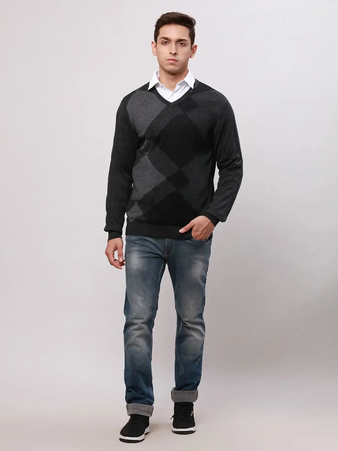 Park Avenue Men Black Regular Fit Argyle Cotton Full Sleeve V Neck Collar Pullovers - Image 5