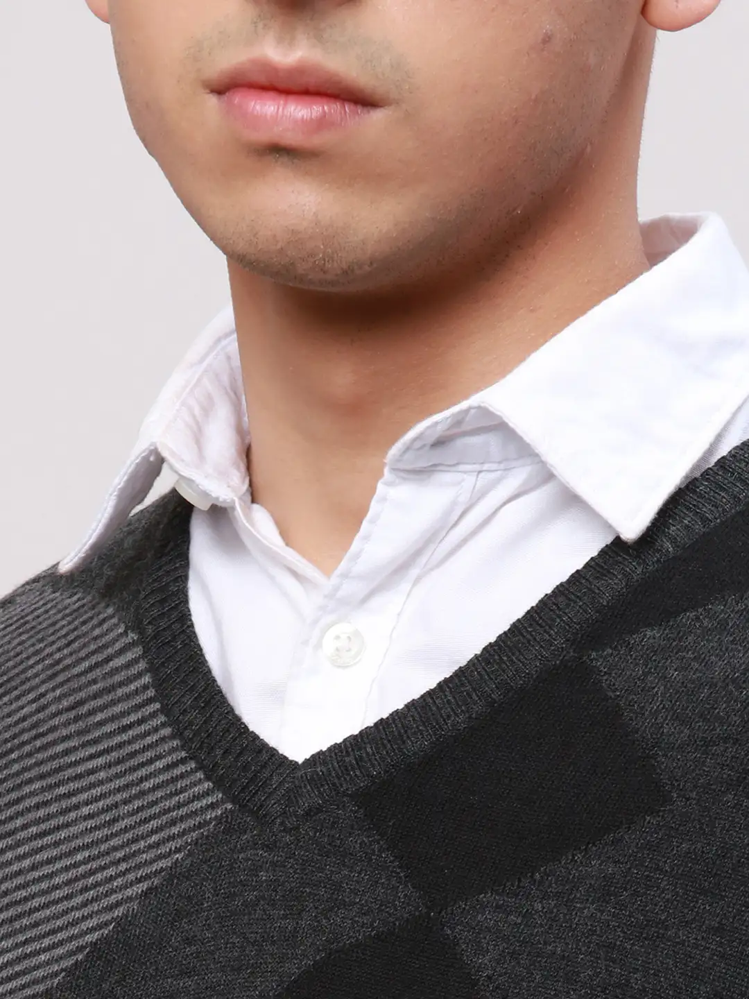 Park Avenue Men Black Regular Fit Argyle Cotton Full Sleeve V Neck Collar Pullovers - Image 6
