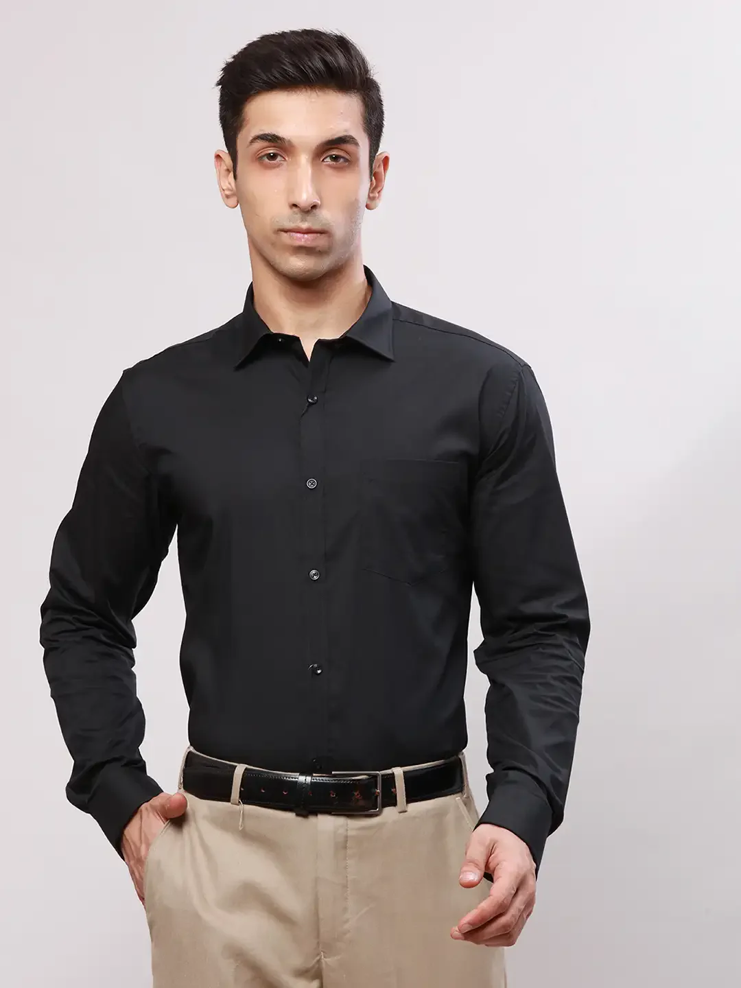 Park Avenue Men Black Slim Fit Self Design Tencel Polyester Spandex Full Sleeve Cut Away Shirt