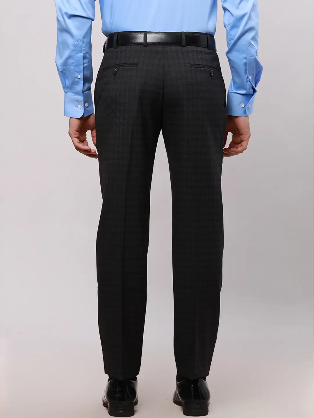 Park Avenue Men Black Smart Fit Checks Cotton Trousers - Image 4