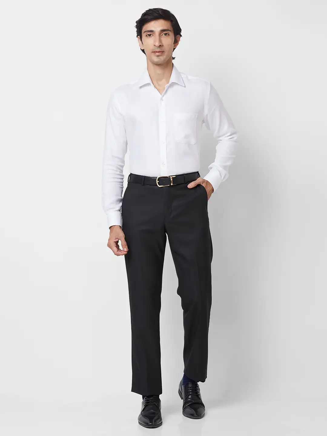 Park Avenue Men Black Smart Fit Solid Cotton Trousers - Image 6