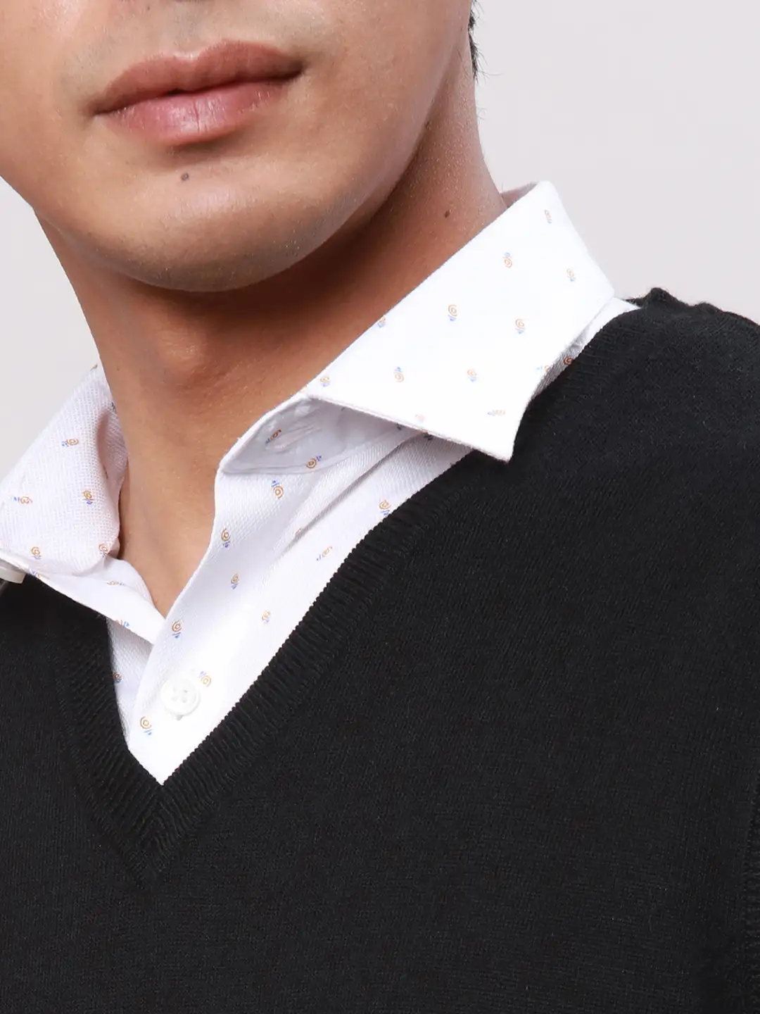 Park Avenue Men Black Solid Regular Acrylic Blend Sleeveless Pullover - Image 6