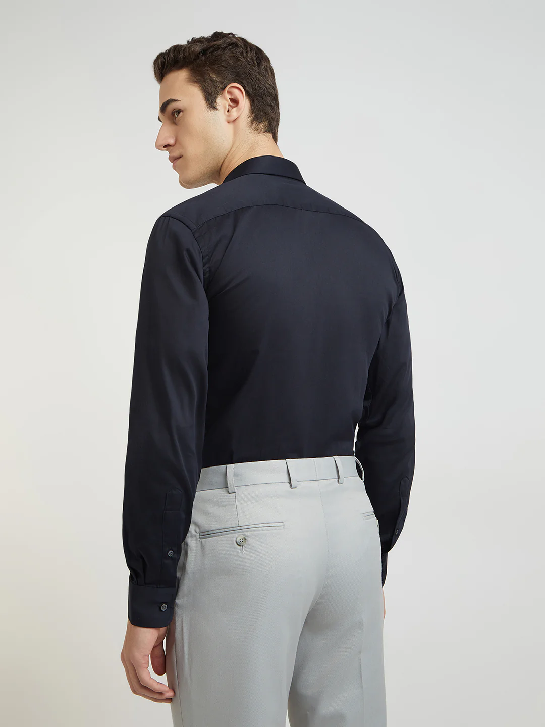 Park Avenue Men Black Solid Regular Fit Cotton Shirt - Image 4