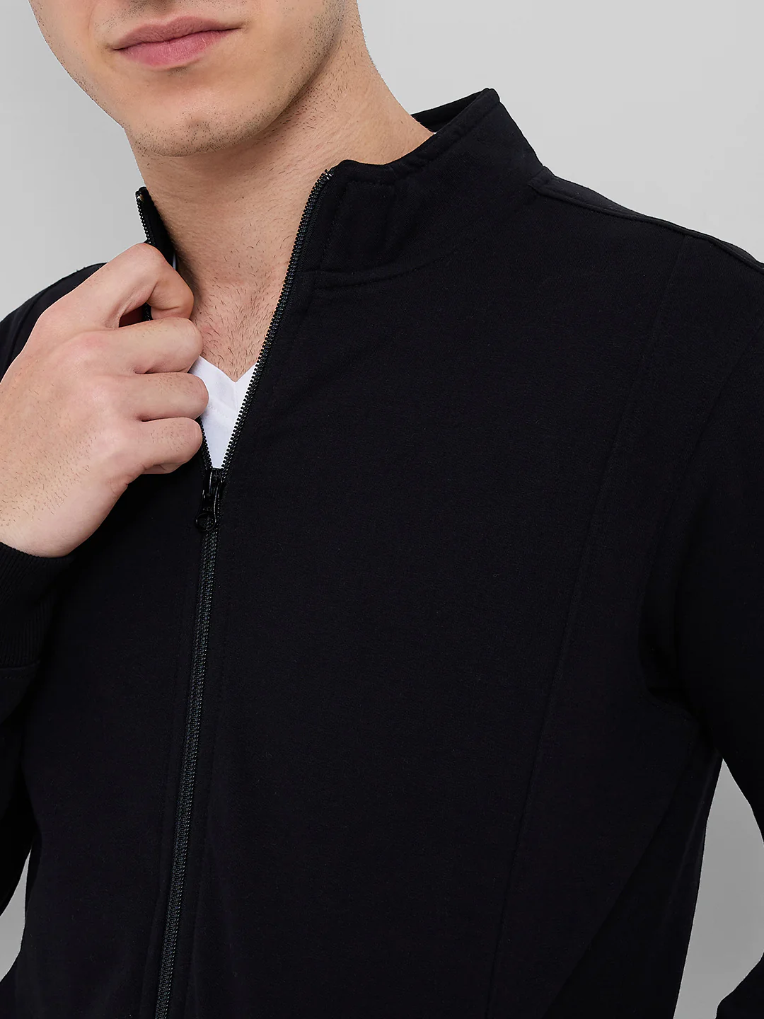 Park Avenue Men Black Solid Slim Fit Cotton Blend Sweatshirt - Image 5