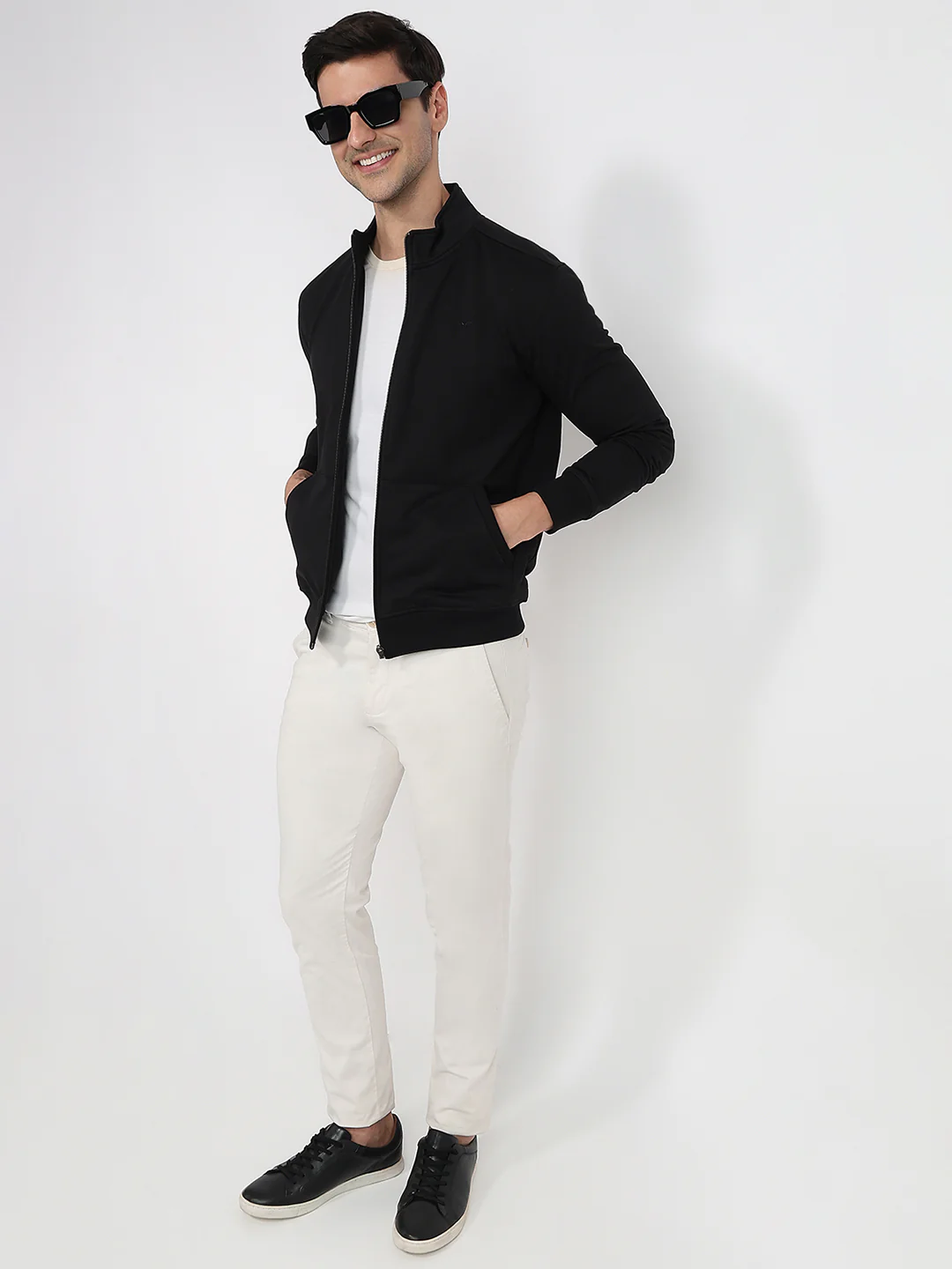 Park Avenue Men Black Solid Slim Fit Cotton Blend Sweatshirt - Image 5