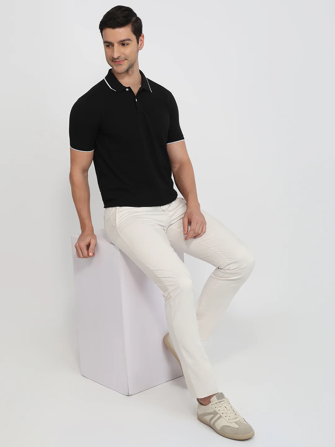 Park Avenue Men Black Solid Slim Fit Cotton Blend T-Shirt - Image 6