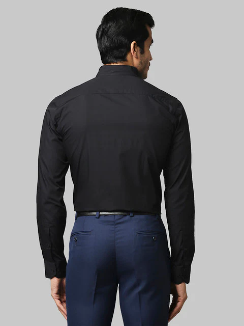 Park Avenue Men Black Solid Slim Fit Cotton Shirt - Image 4