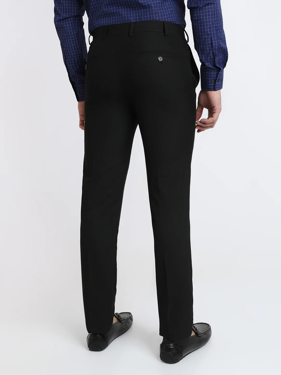 Park Avenue Men Black Solid Slim Fit Polyester Blend Trouser - Image 4