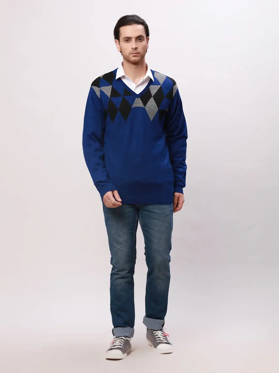 Park Avenue Men Blue Regular Fit Argyle V Neck Collar Pullovers - Image 5