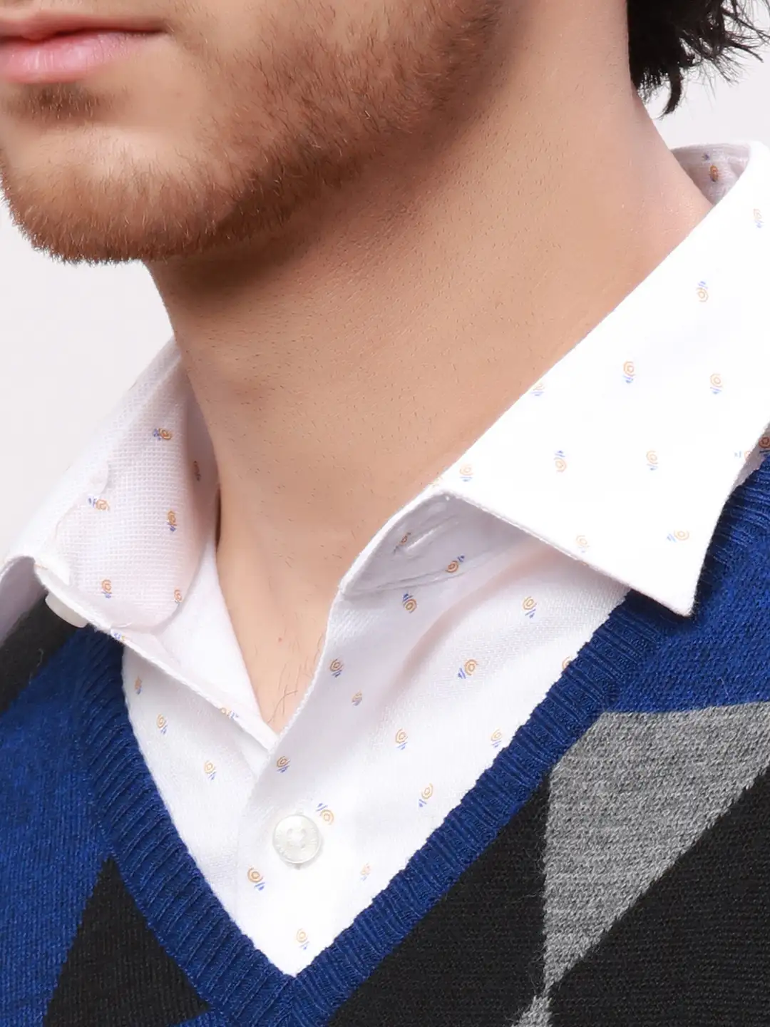 Park Avenue Men Blue Regular Fit Argyle V Neck Collar Pullovers - Image 6