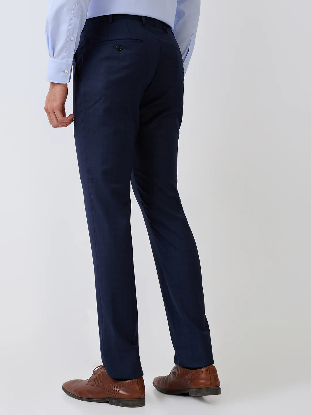 Park Avenue Men Blue Checks Luxus Fit Wool Blend Trouser - Image 4