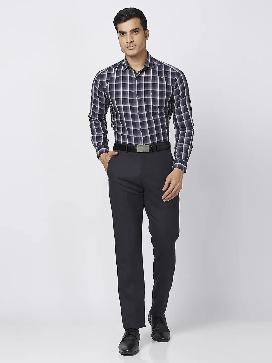 Park Avenue Men Blue Checks Regular Fit Polyester Blend Trouser - Image 5