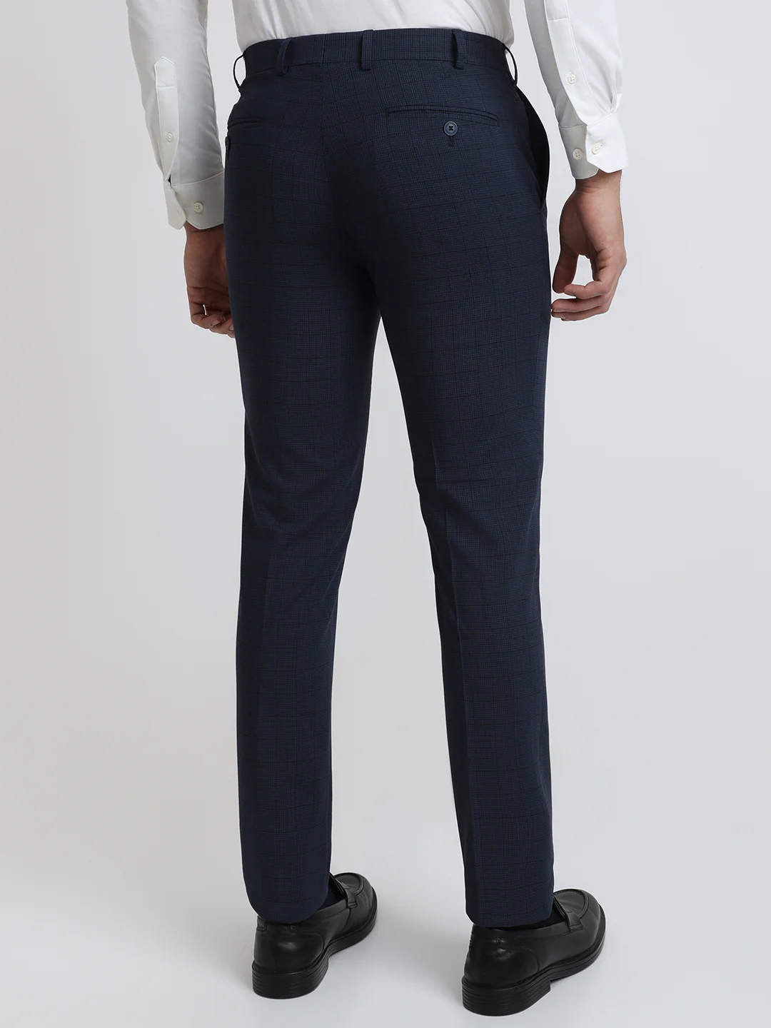 Park Avenue Men Blue Checks Small Slim Fit Wool Blend Trouser - Image 4