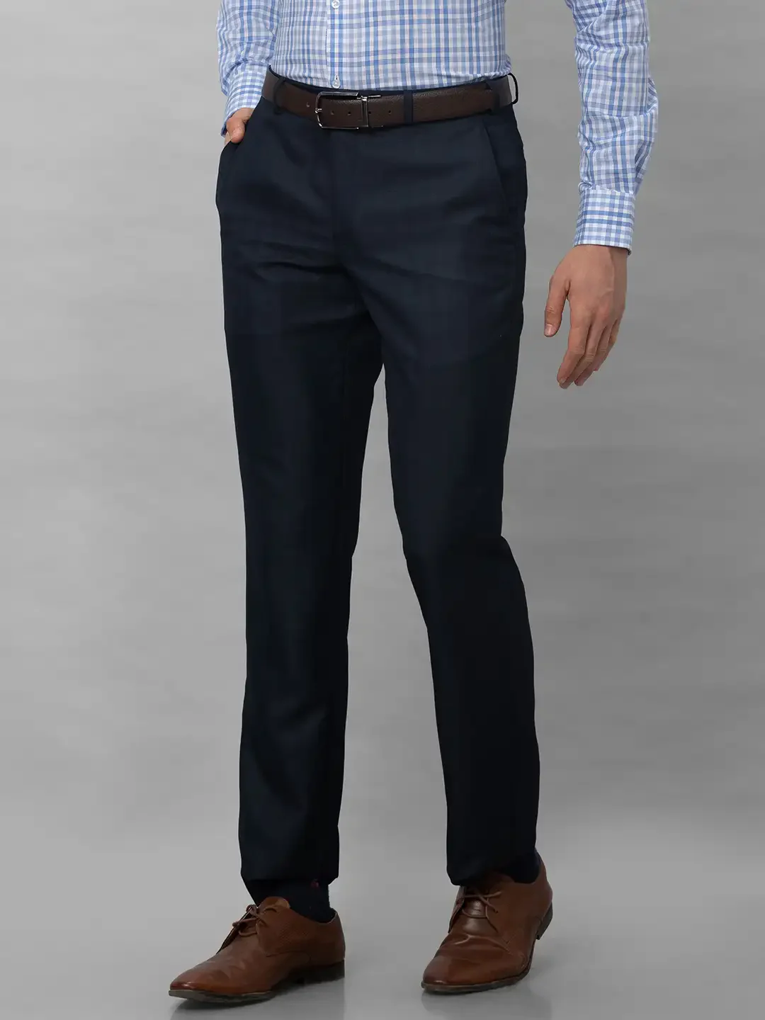 Park Avenue Men Blue Checks Smart Fit Polyester Blend Trousers - Image 3