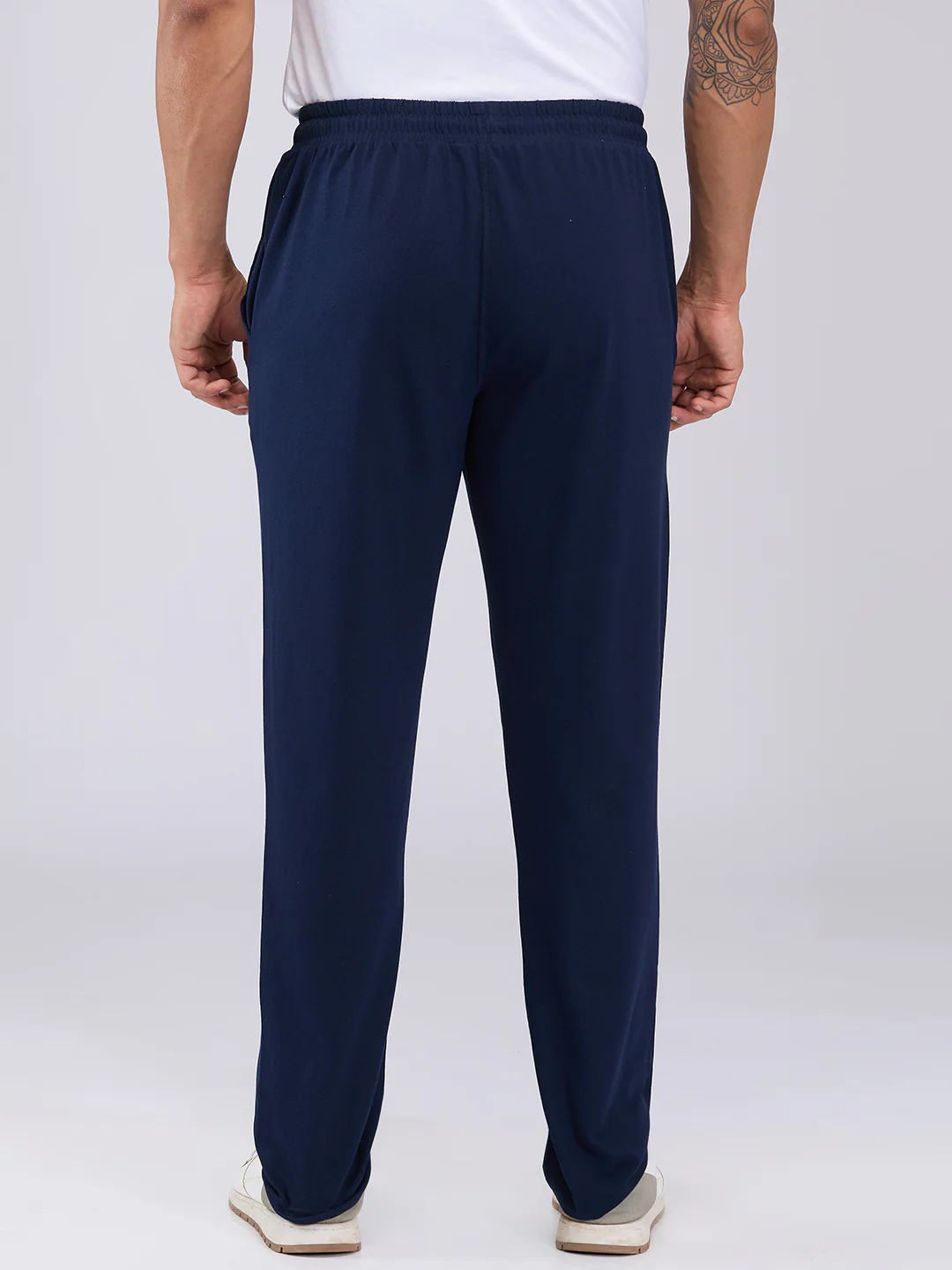 Park Avenue Men Blue Cotton Blend Trackpant - Image 4