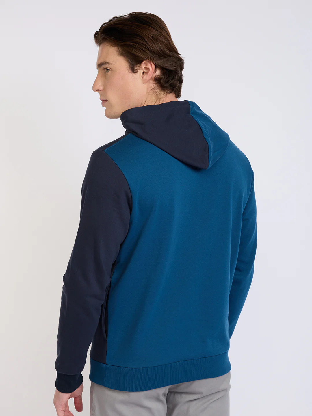 Park Avenue Men Blue Cut & Sew Slim Fit Cotton Blend Sweatshirt - Image 4