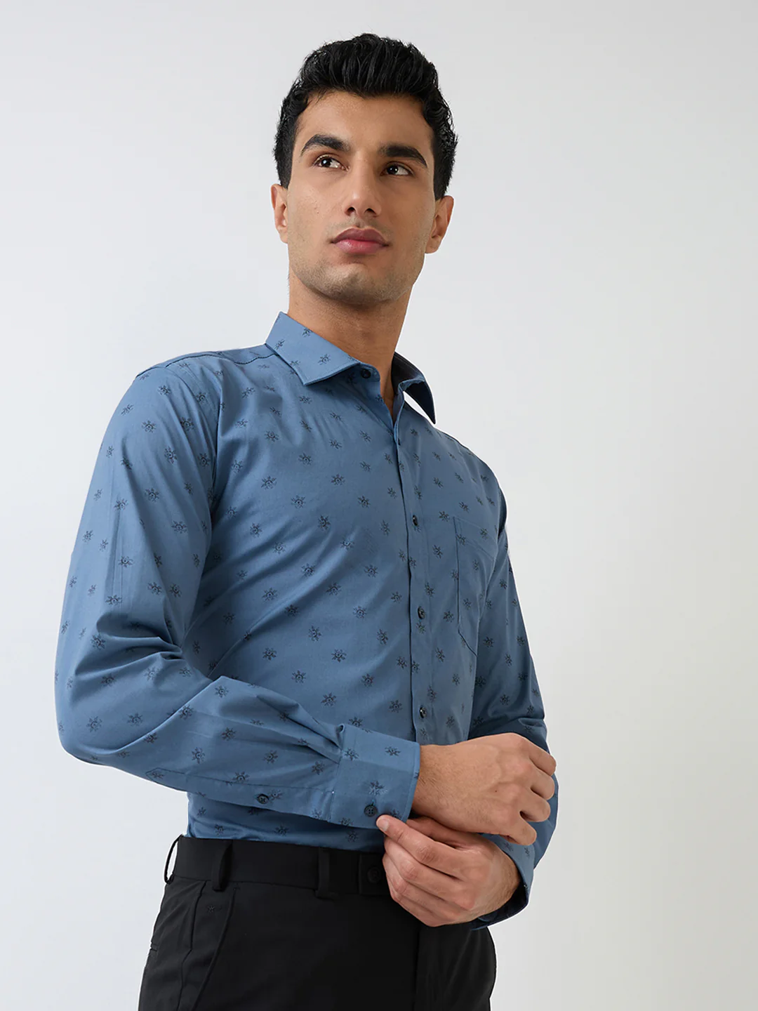 Park Avenue Men Blue Printed Slim Fit Cotton Blend Shirt - Image 2