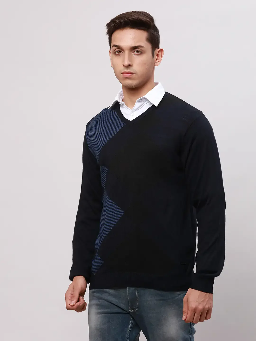 Park Avenue Men Blue Regular Fit Argyle Cotton Full Sleeve V Neck Collar Pullovers - Image 3
