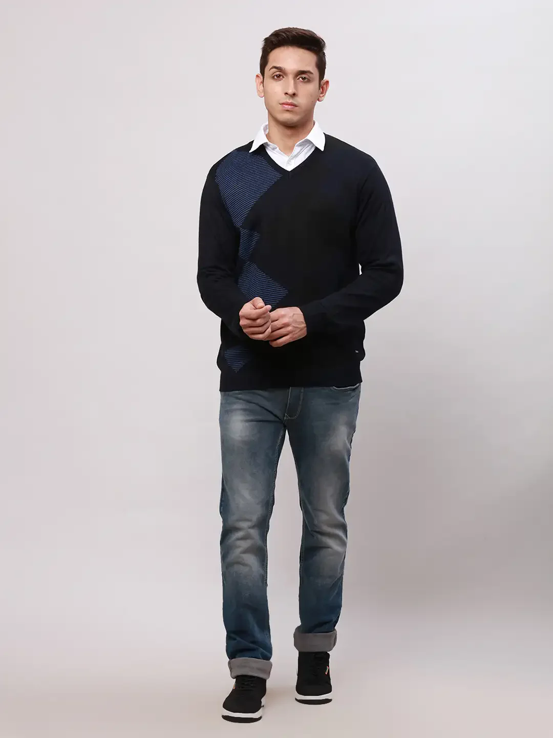 Park Avenue Men Blue Regular Fit Argyle Cotton Full Sleeve V Neck Collar Pullovers - Image 5