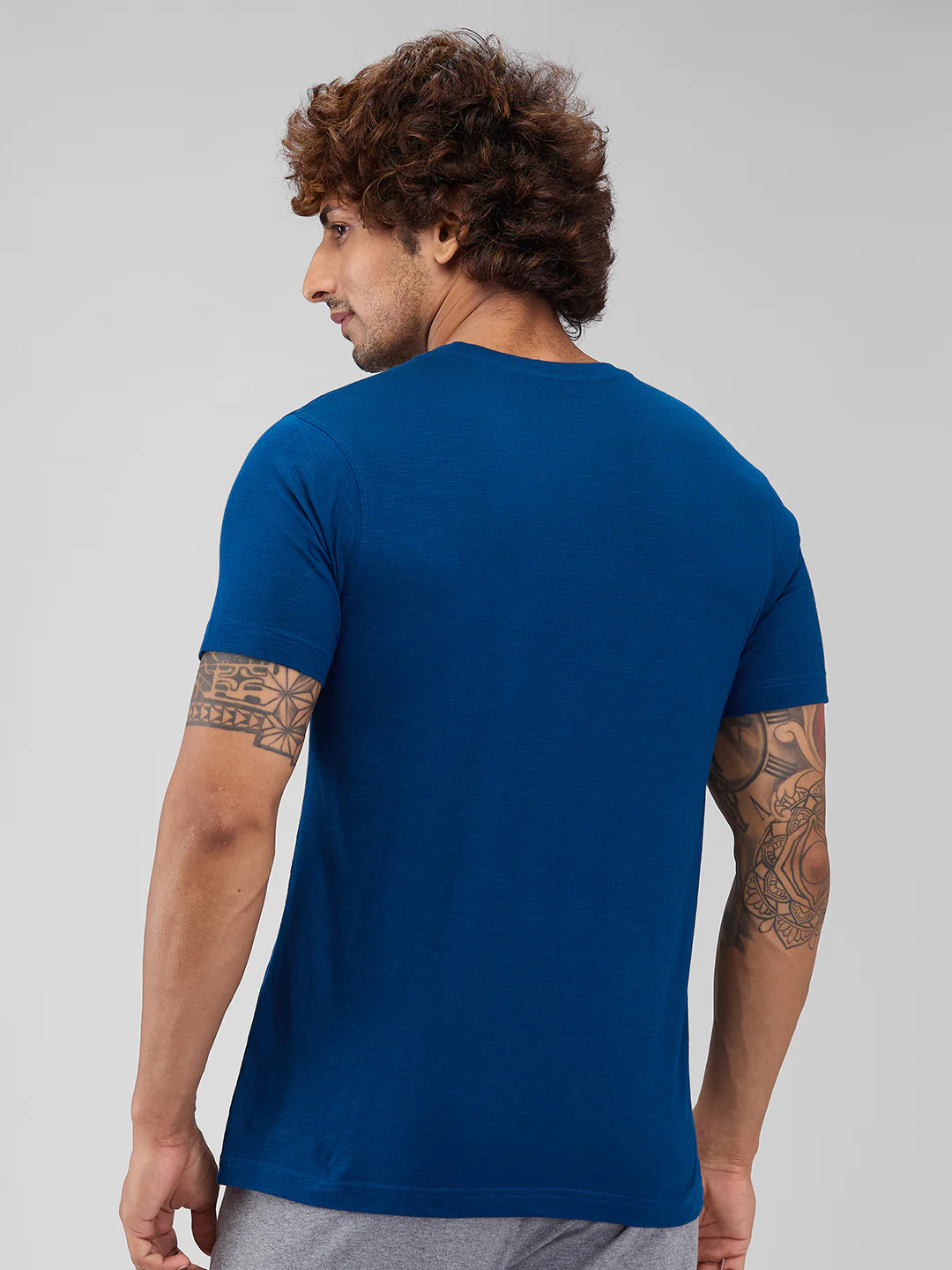 Park Avenue Men Blue Regular Fit Cotton T-Shirt - Image 4
