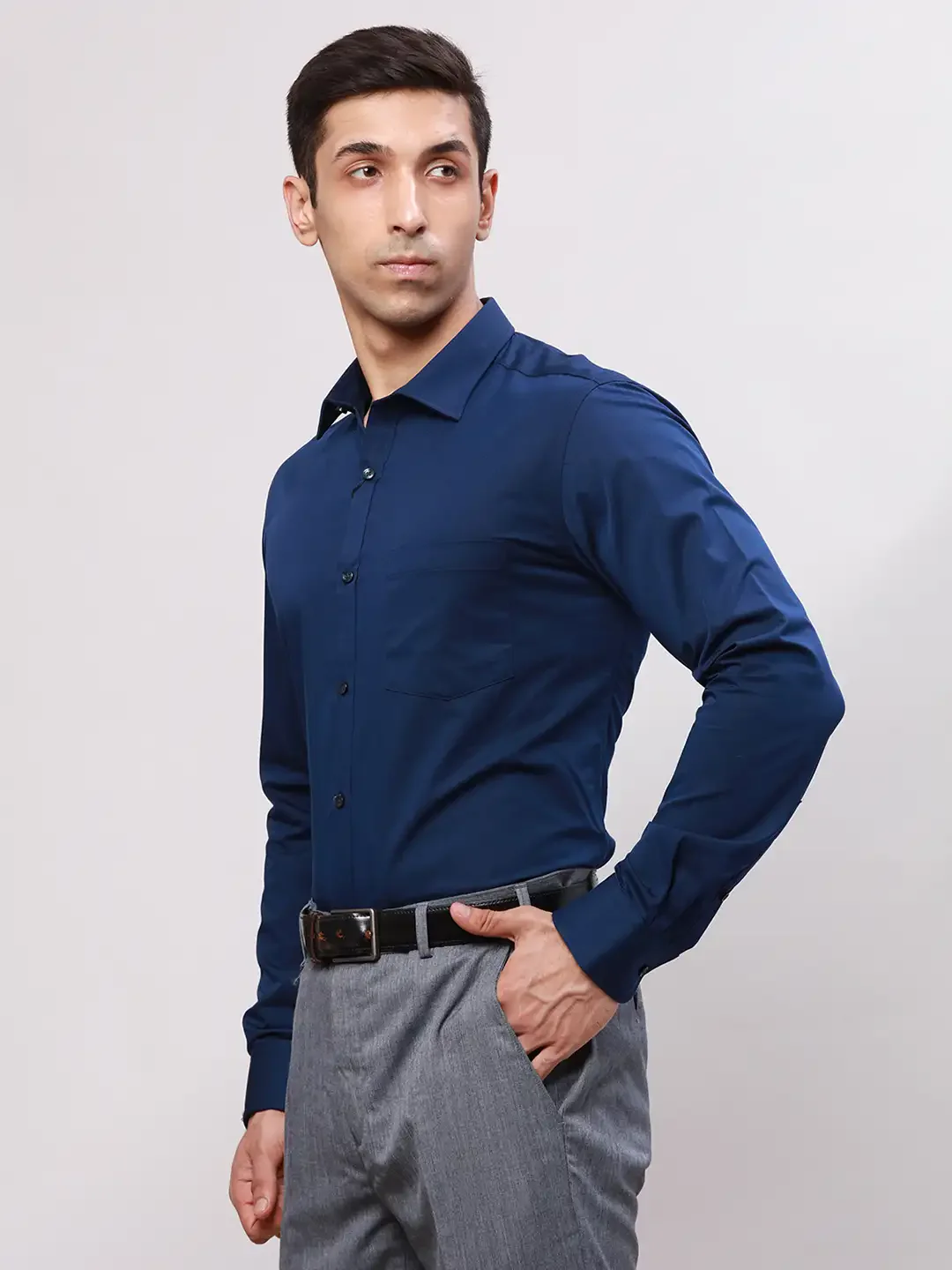 Park Avenue Men Blue Slim Fit Self Design Cotton Polyester Full Sleeve Cut Away Shirt - Image 3