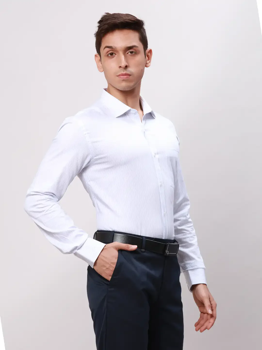 Park Avenue Men Blue Slim Fit Stripe Cotton Shirts - Image 2