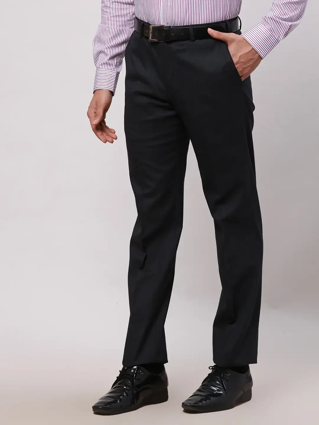 Park Avenue Men Blue Smart Fit Checks Cotton Trousers - Image 3