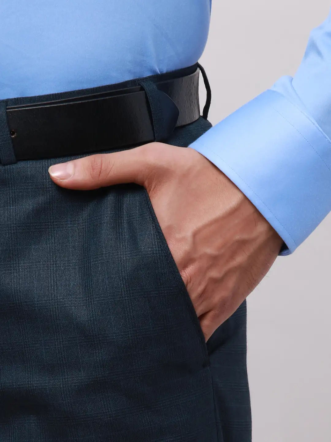 Park Avenue Men Blue Smart Fit Checks Cotton Trousers - Image 6