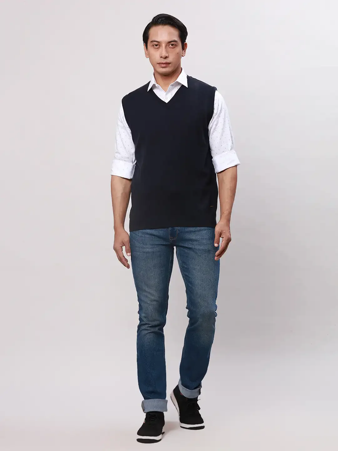 Park Avenue Men Blue Solid Regular Wool Blend Sleeveless V Neck Sweaters - Image 5