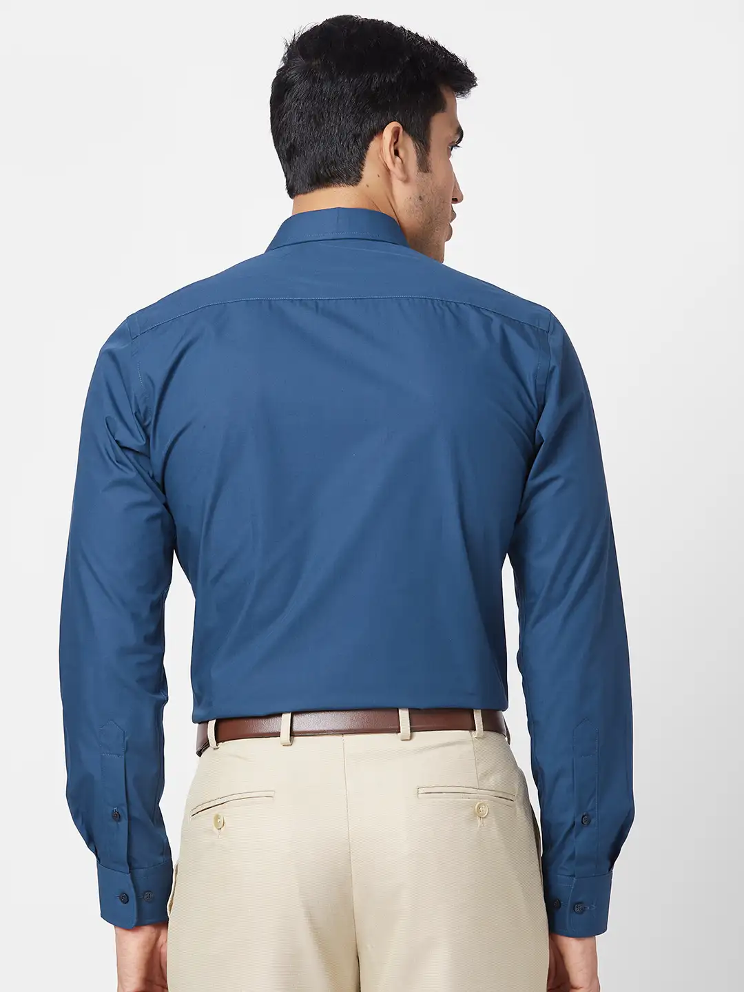 Park Avenue Men Blue Solid Slim Fit Cotton Blend Cutaway Collar Shirt - Image 4