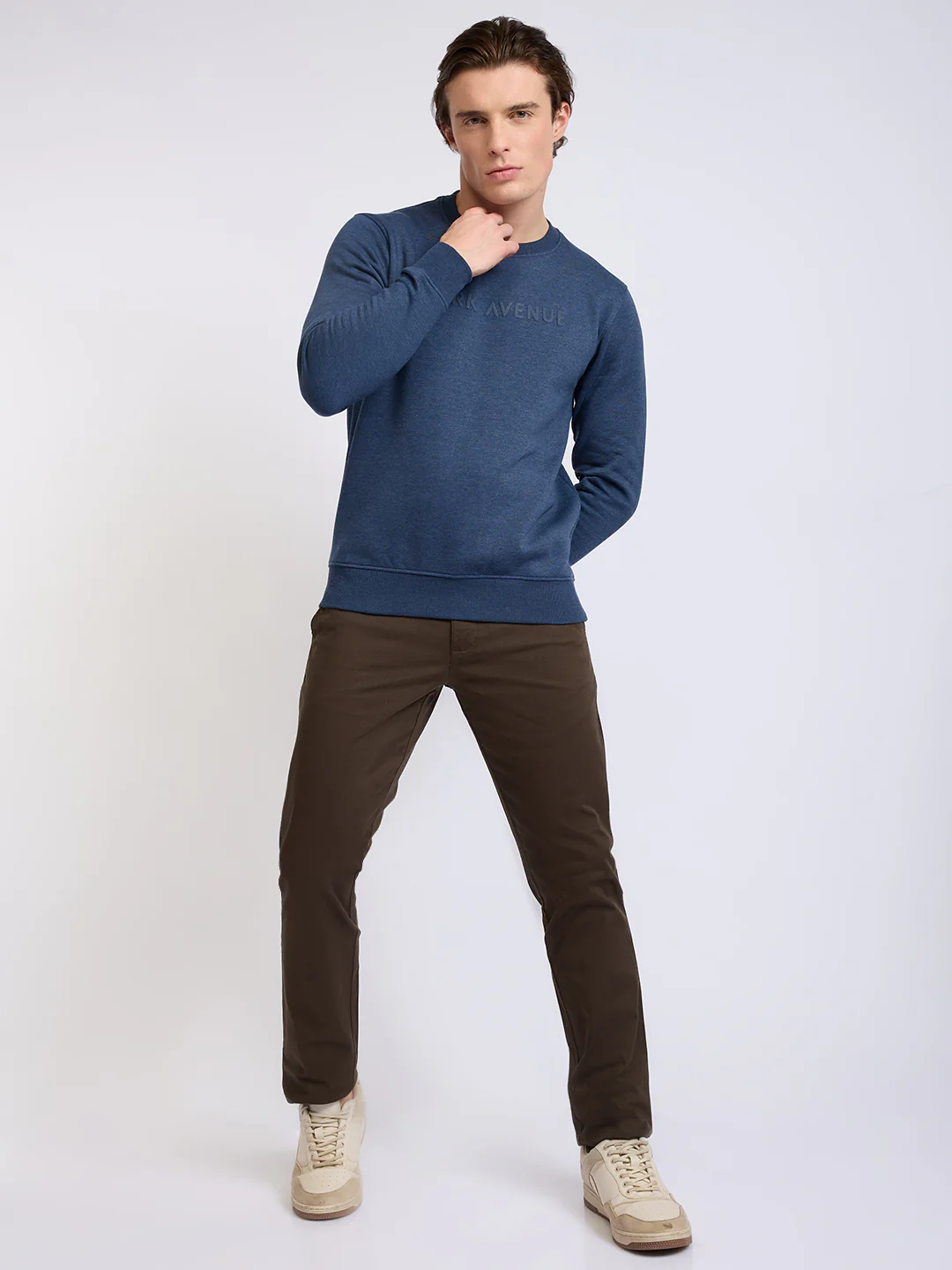Park Avenue Men Blue Solid Slim Fit Cotton Blend Round Neck Collar Sweatshirt - Image 5