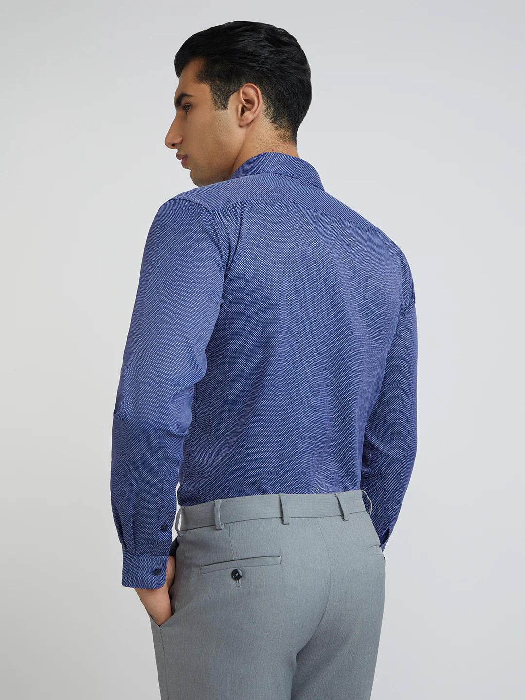 Park Avenue Men Blue Solid Slim Fit Cotton Blend Shirt - Image 5