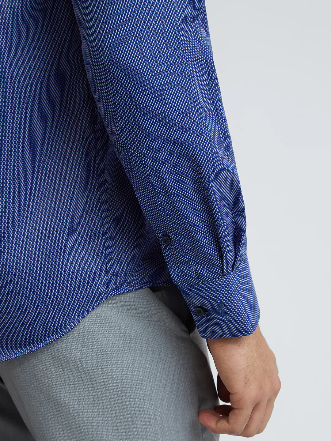 Park Avenue Men Blue Solid Slim Fit Cotton Blend Shirt - Image 7