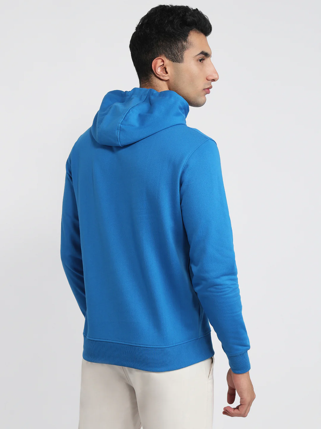 Park Avenue Men Blue Solid Slim Fit Cotton Blend Sweatshirt - Image 4