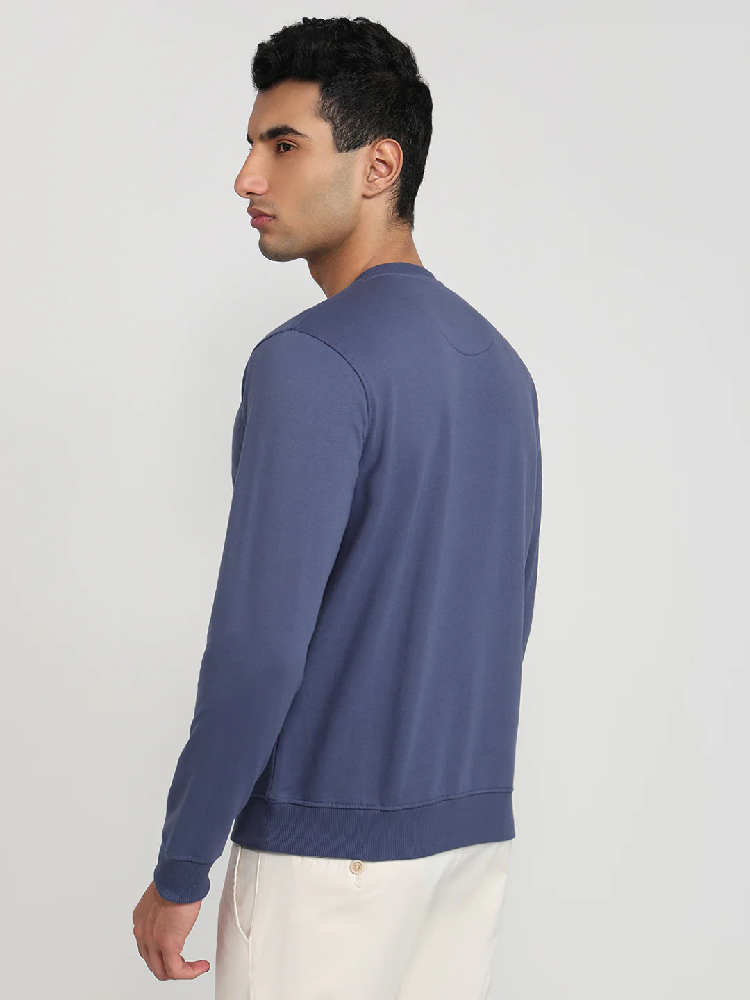 Park Avenue Men Blue Solid Slim Fit Cotton Blend Sweatshirt - Image 4