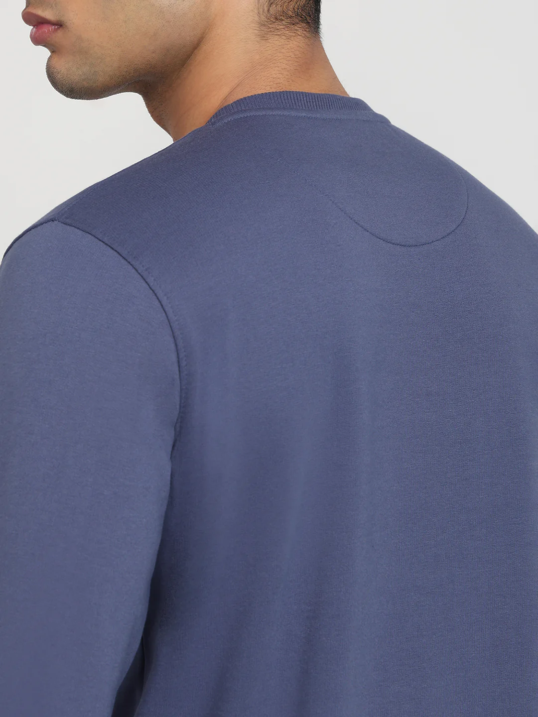 Park Avenue Men Blue Solid Slim Fit Cotton Blend Sweatshirt - Image 7