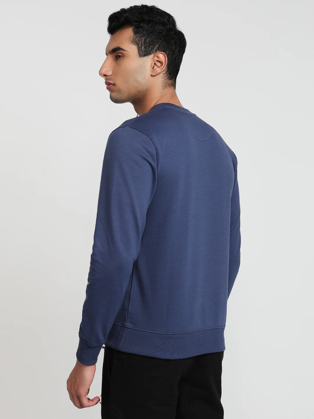 Park Avenue Men Blue Solid Slim Fit Cotton Blend Sweatshirt - Image 4
