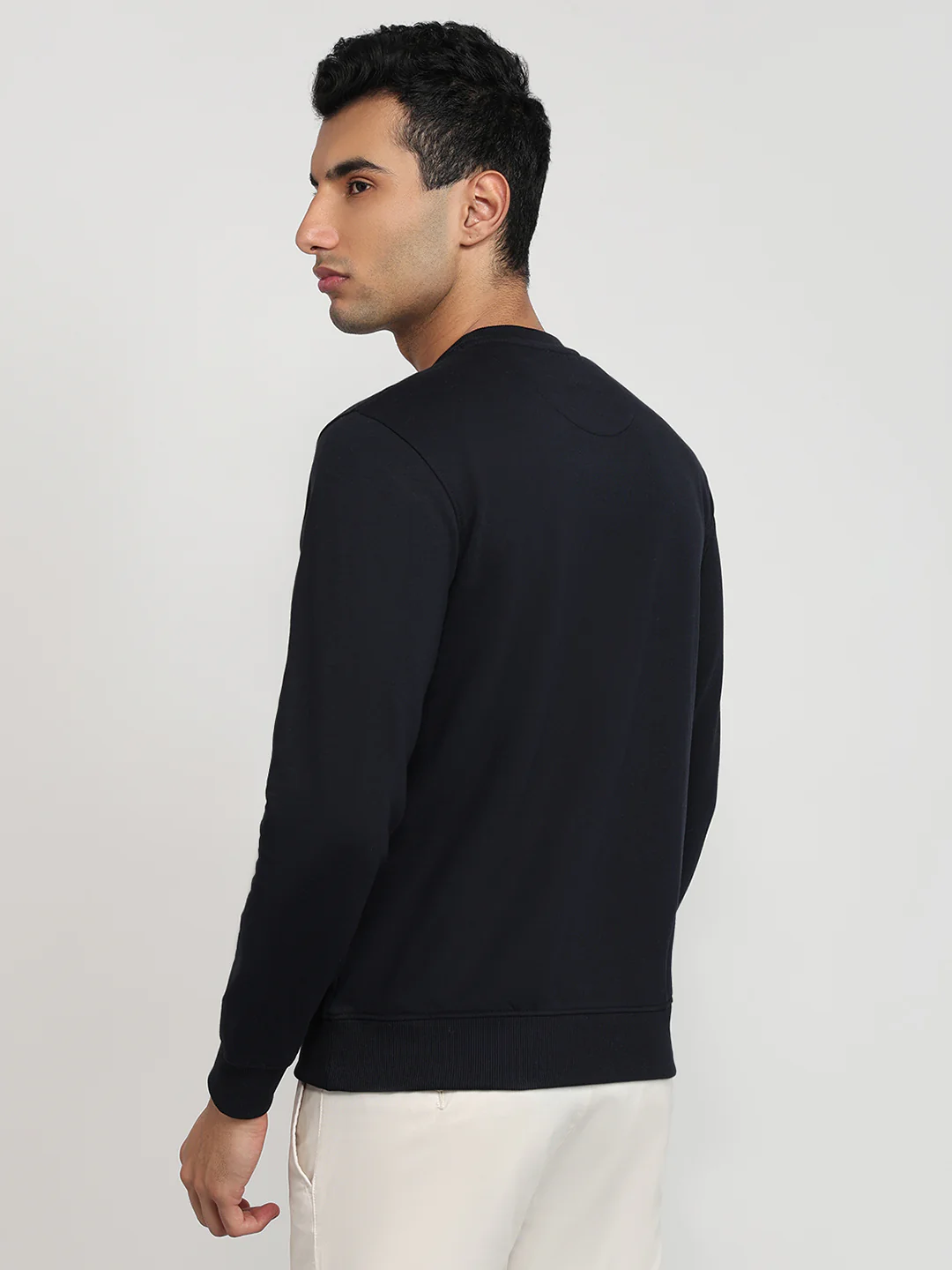 Park Avenue Men Blue Solid Slim Fit Cotton Blend Sweatshirt - Image 4